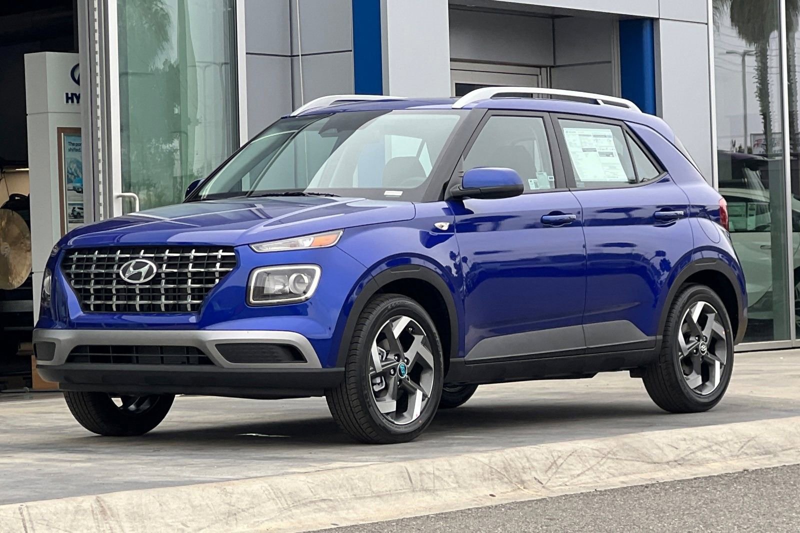 New 2025 Hyundai Venue SEL image 8