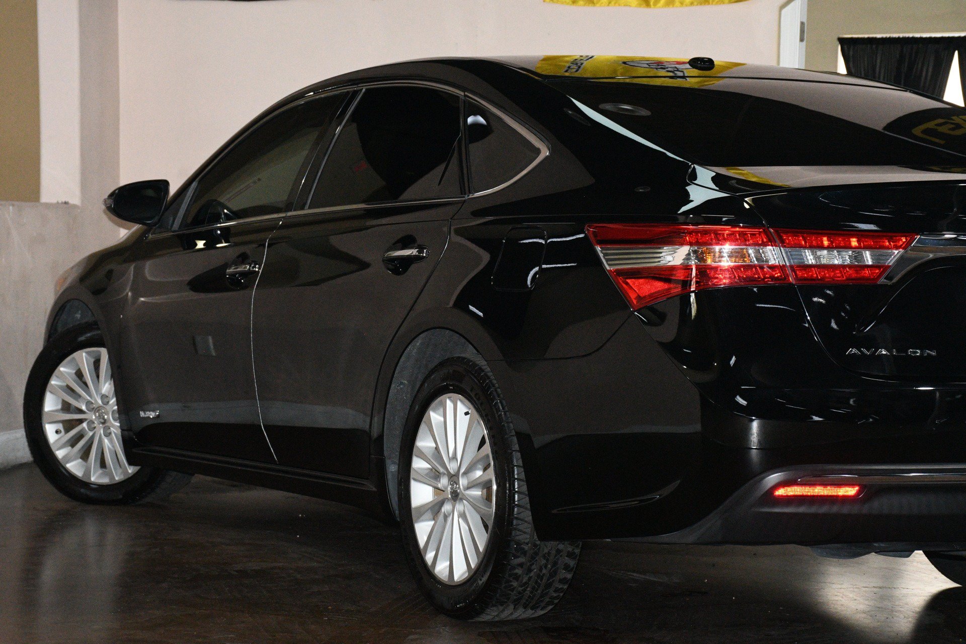Used 2015 Toyota Avalon XLE Touring FWD image 55