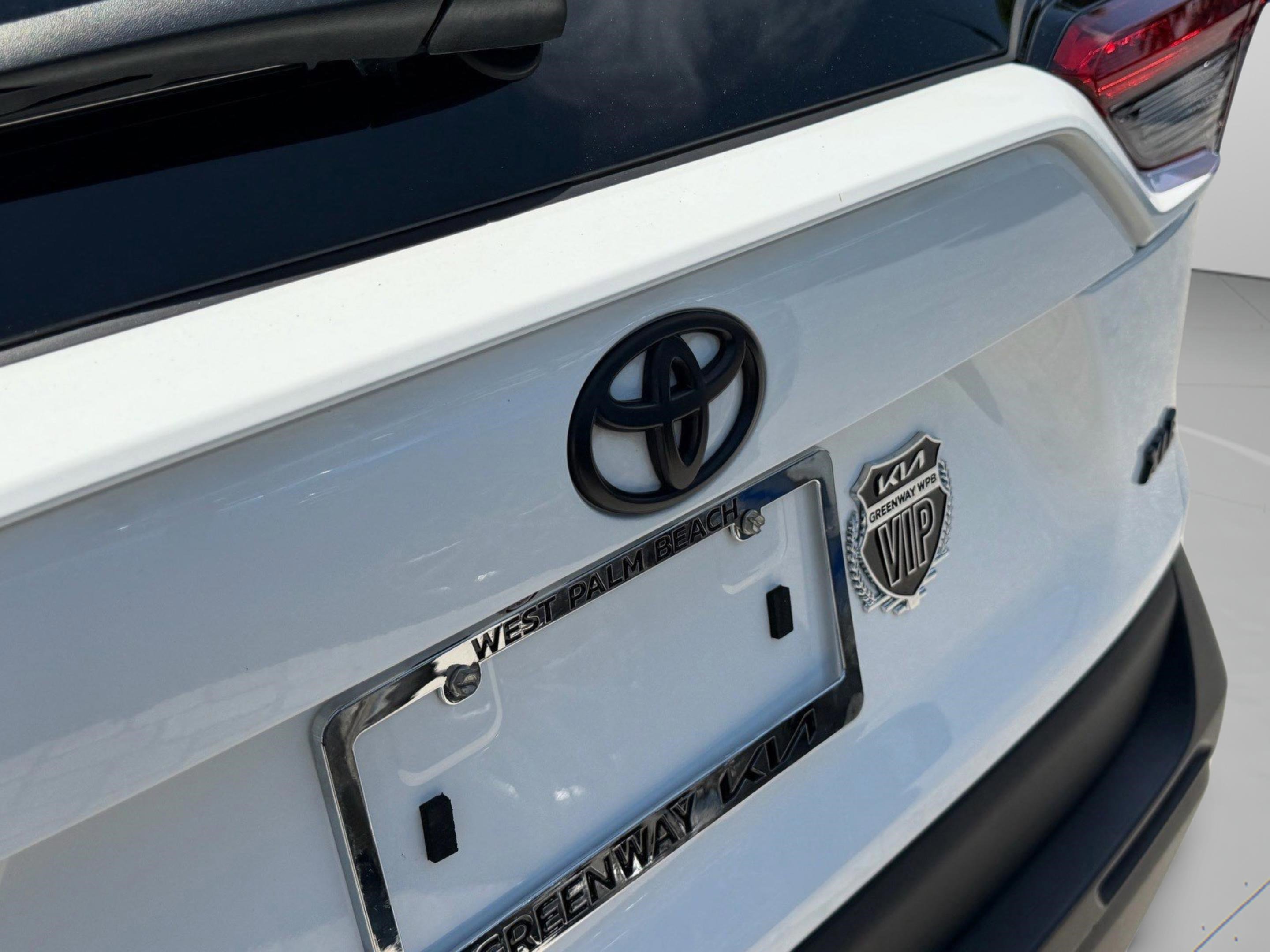 Used 2024 Toyota RAV4 XLE w/ Convenience Package FWD image 21