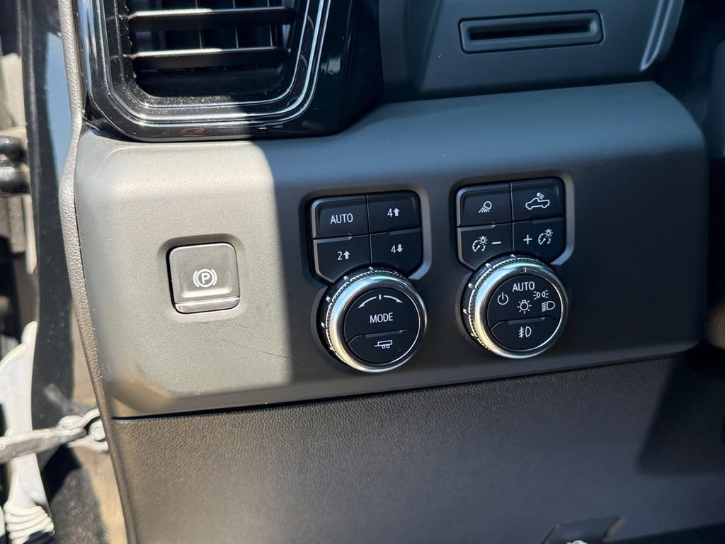 Used 2024 GMC Sierra 2500 AT4 w/ AT4 Preferred Package AWD/4WD image 19
