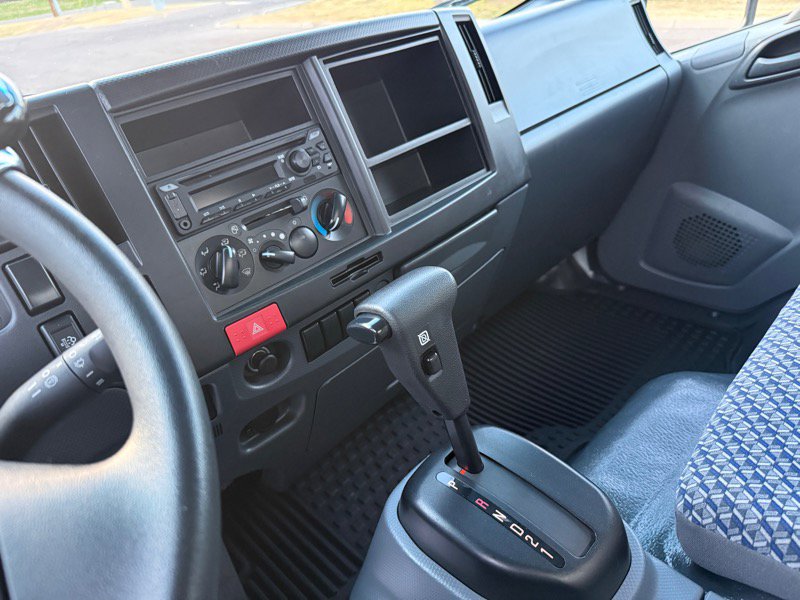 Used 2023 Isuzu NPR image 29