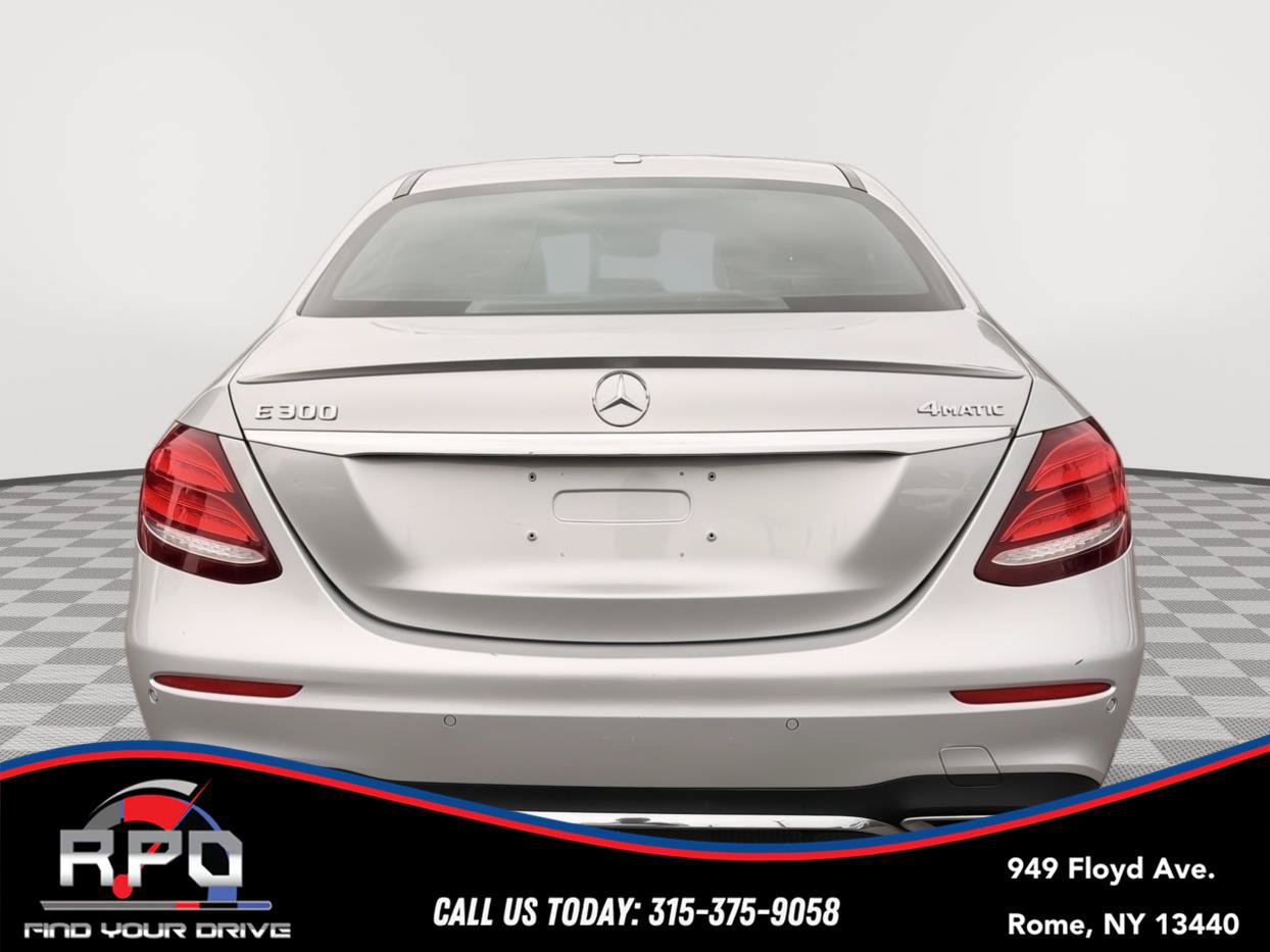 Used 2017 Mercedes-Benz E 300 4MATIC image 4