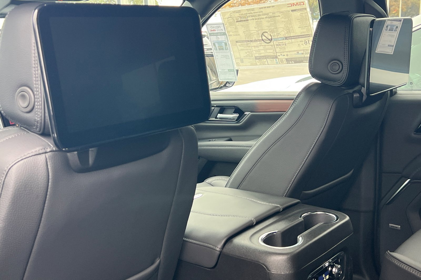 New 2026 GMC Yukon Denali w/ Advanced Technology Package image 14