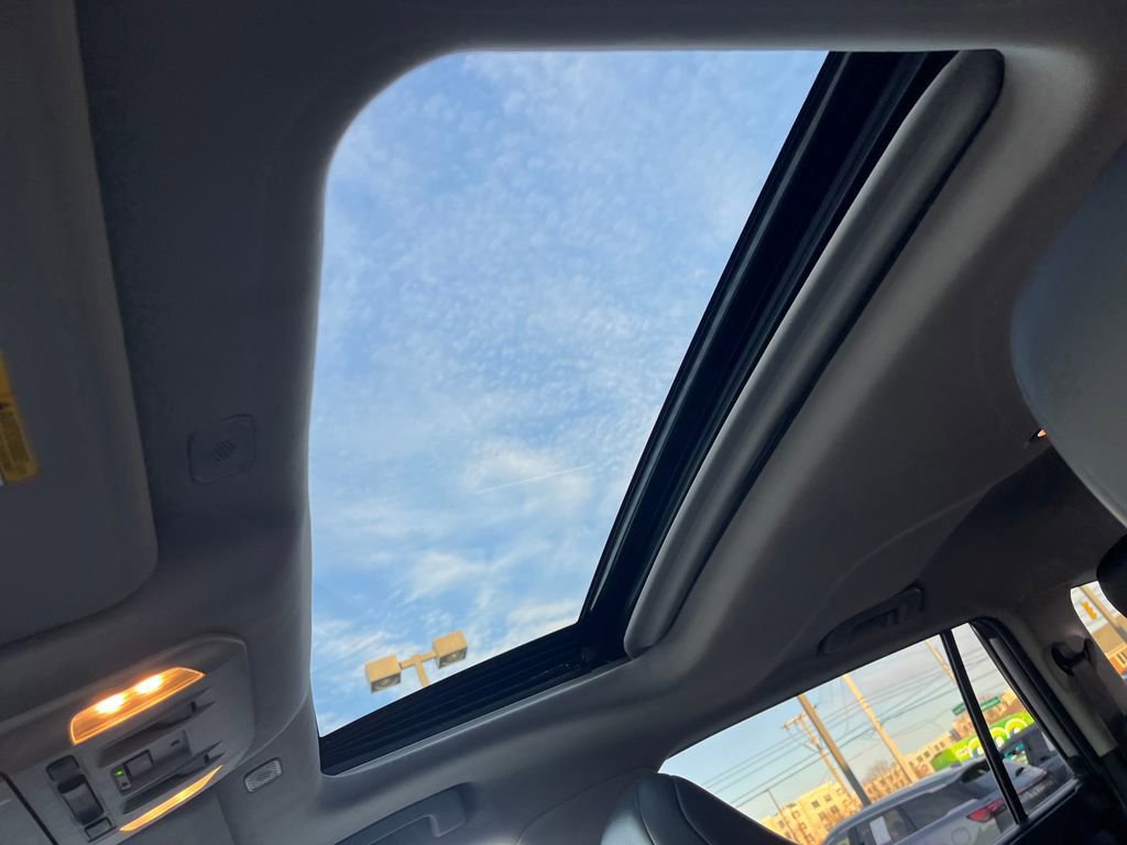 Certified 2024 Toyota Highlander XLE image 24