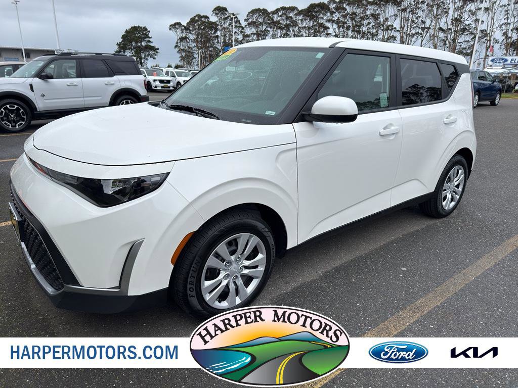 Used 2023 Kia Soul LX image 1