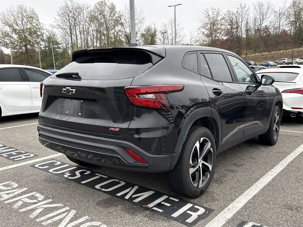 Used 2024 Chevrolet Trax RS w/ Driver Confidence Package image 8