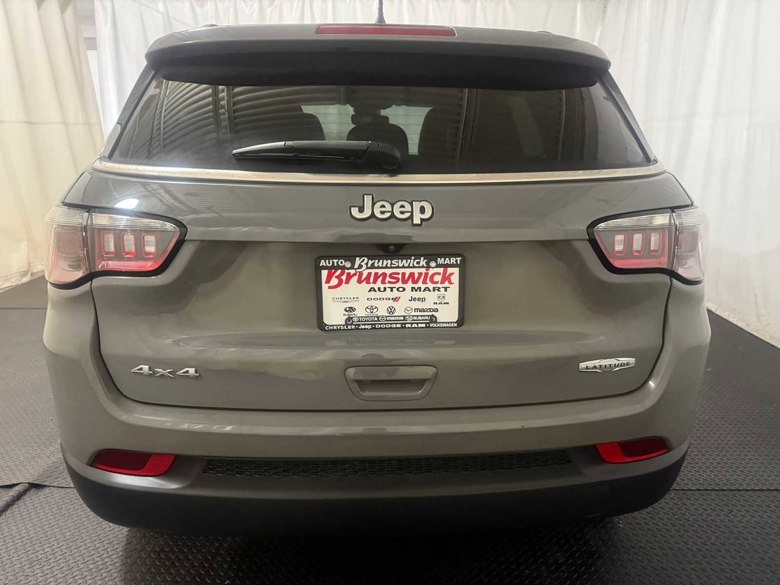 Used 2023 Jeep Compass Latitude image 16