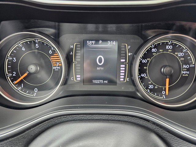 Used 2019 Jeep Cherokee Latitude Plus w/ Comfort/Convenience Group AWD/4WD image 30