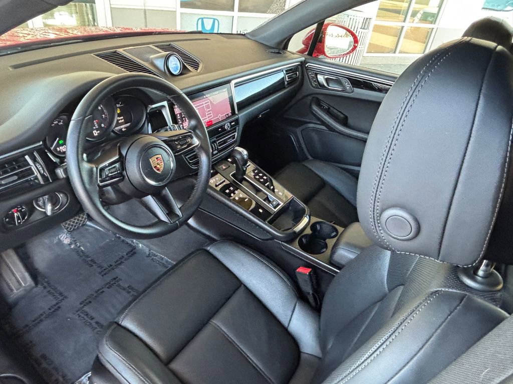 Used 2023 Porsche Macan image 8