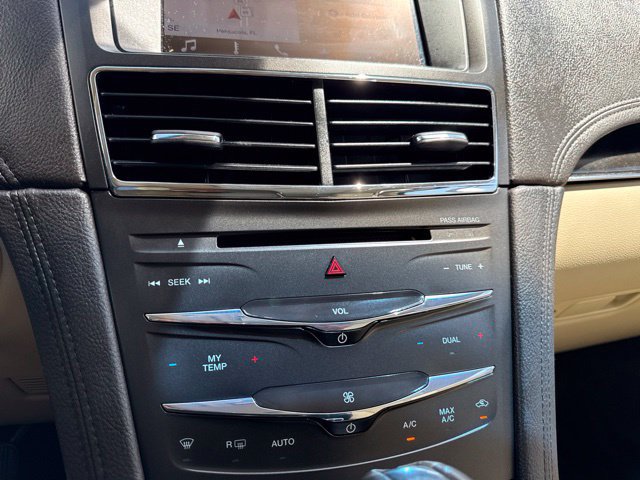 Used 2016 Lincoln MKT AWD image 14