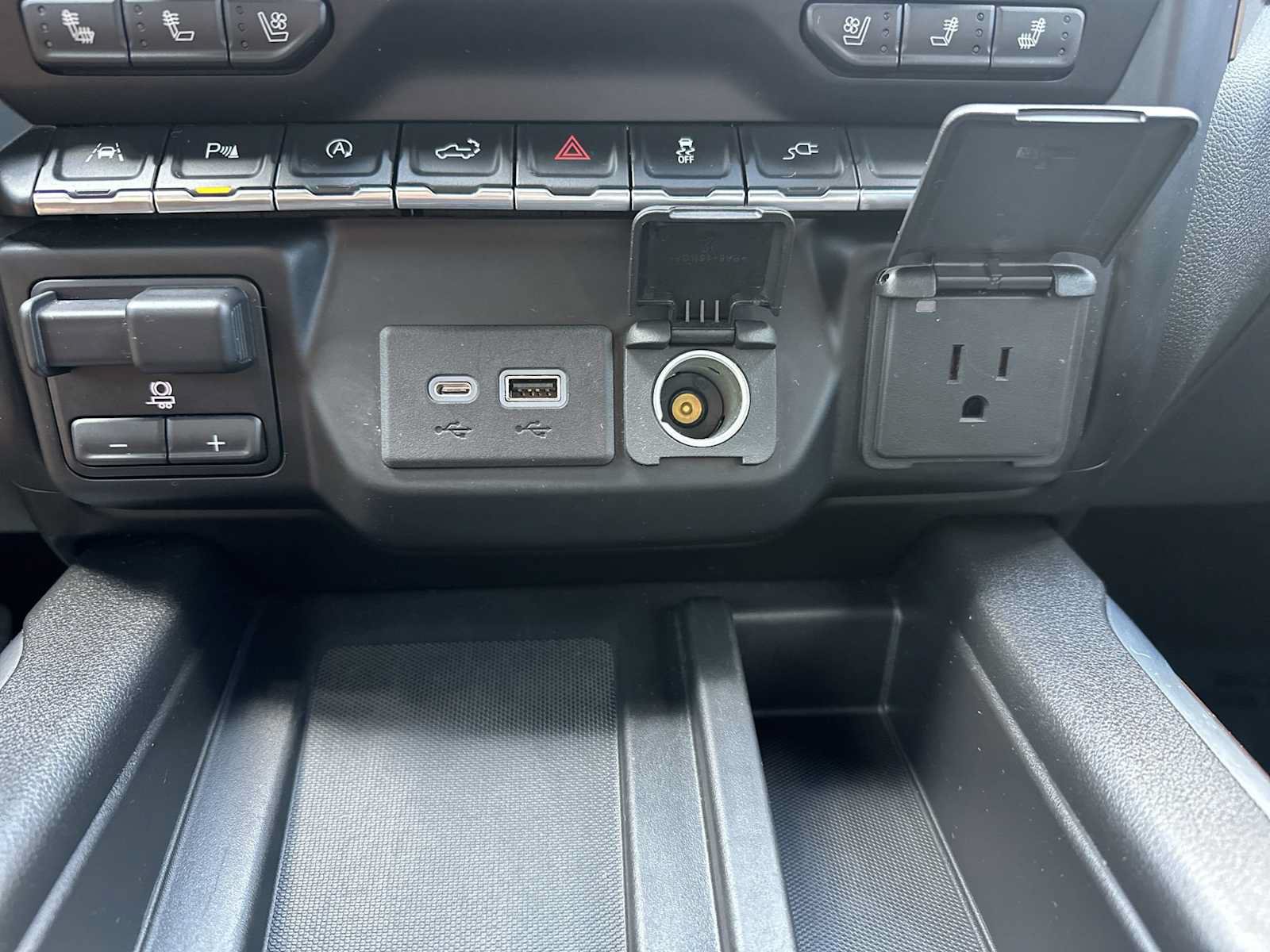 Certified 2021 Chevrolet Silverado 1500 High Country w/ Technology Package AWD/4WD image 34