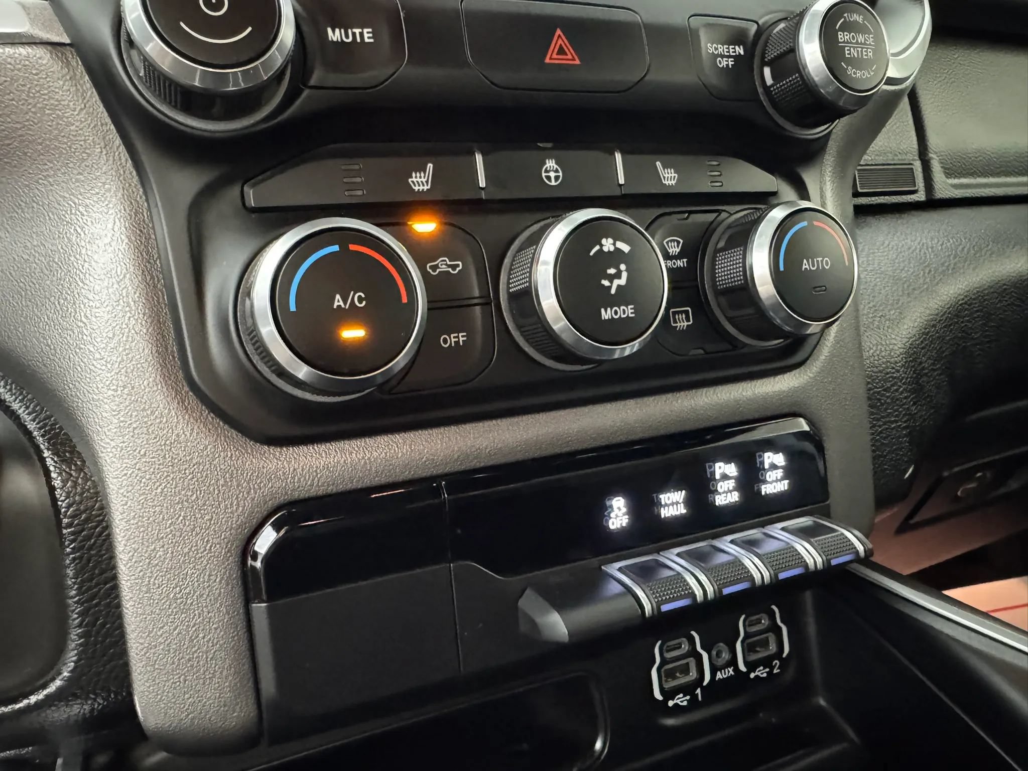 Used 2022 RAM 1500 Big Horn AWD/4WD image 22