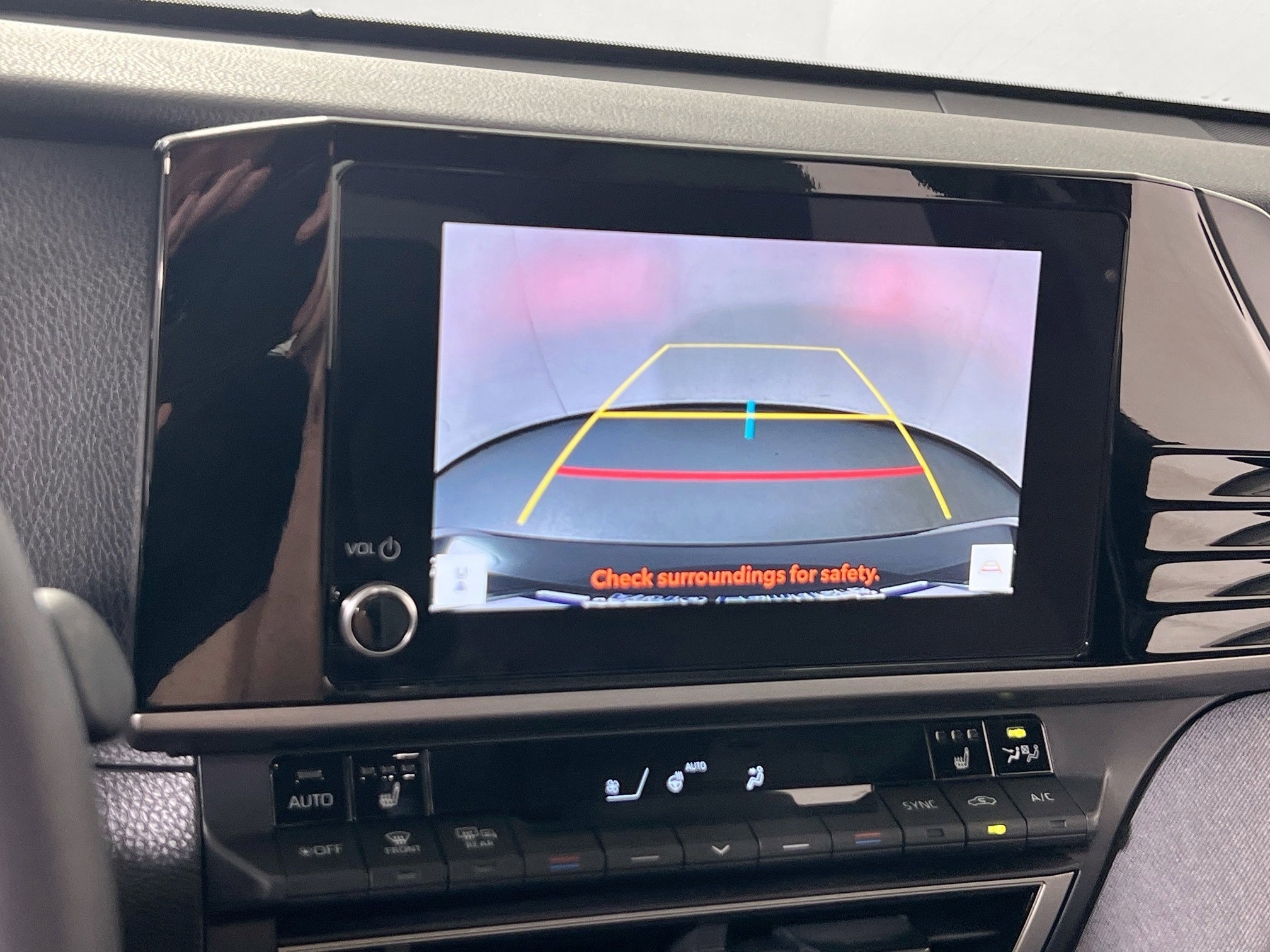 Used 2025 Toyota Camry LE w/ Convenience Package image 13