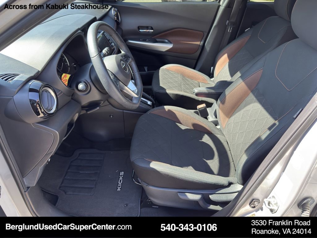 Used 2020 Nissan Kicks SR w/ Exterior Package image 11