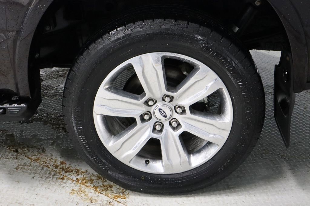 Used 2020 Ford F150 Platinum w/ Equipment Group 701A Luxury image 19