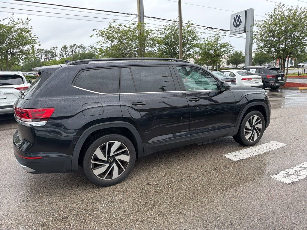 Used 2024 Volkswagen Atlas SE w/ Panoramic Sunroof Package FWD image 10