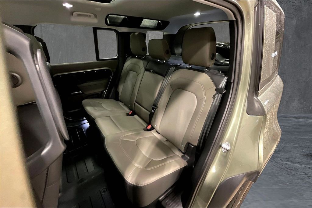 Used 2025 Land Rover Defender 110 S image 22