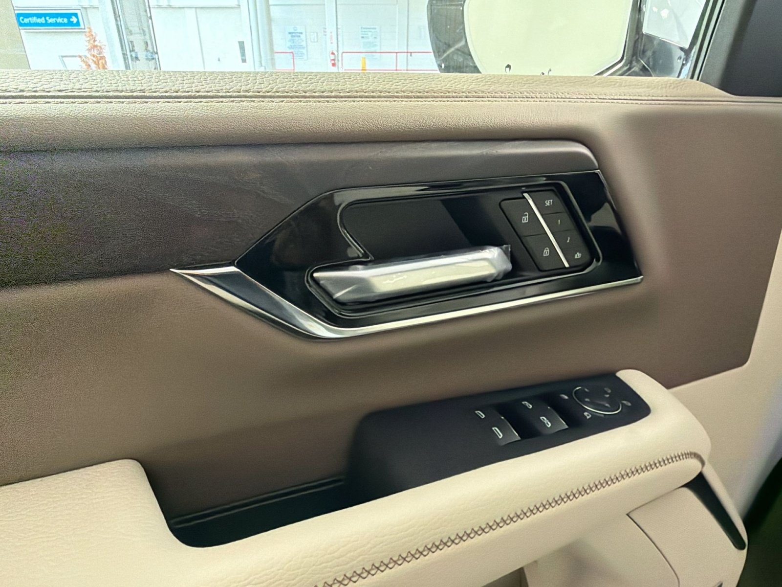 New 2026 GMC Yukon XL Denali w/ Denali Reserve Package AWD/4WD image 15