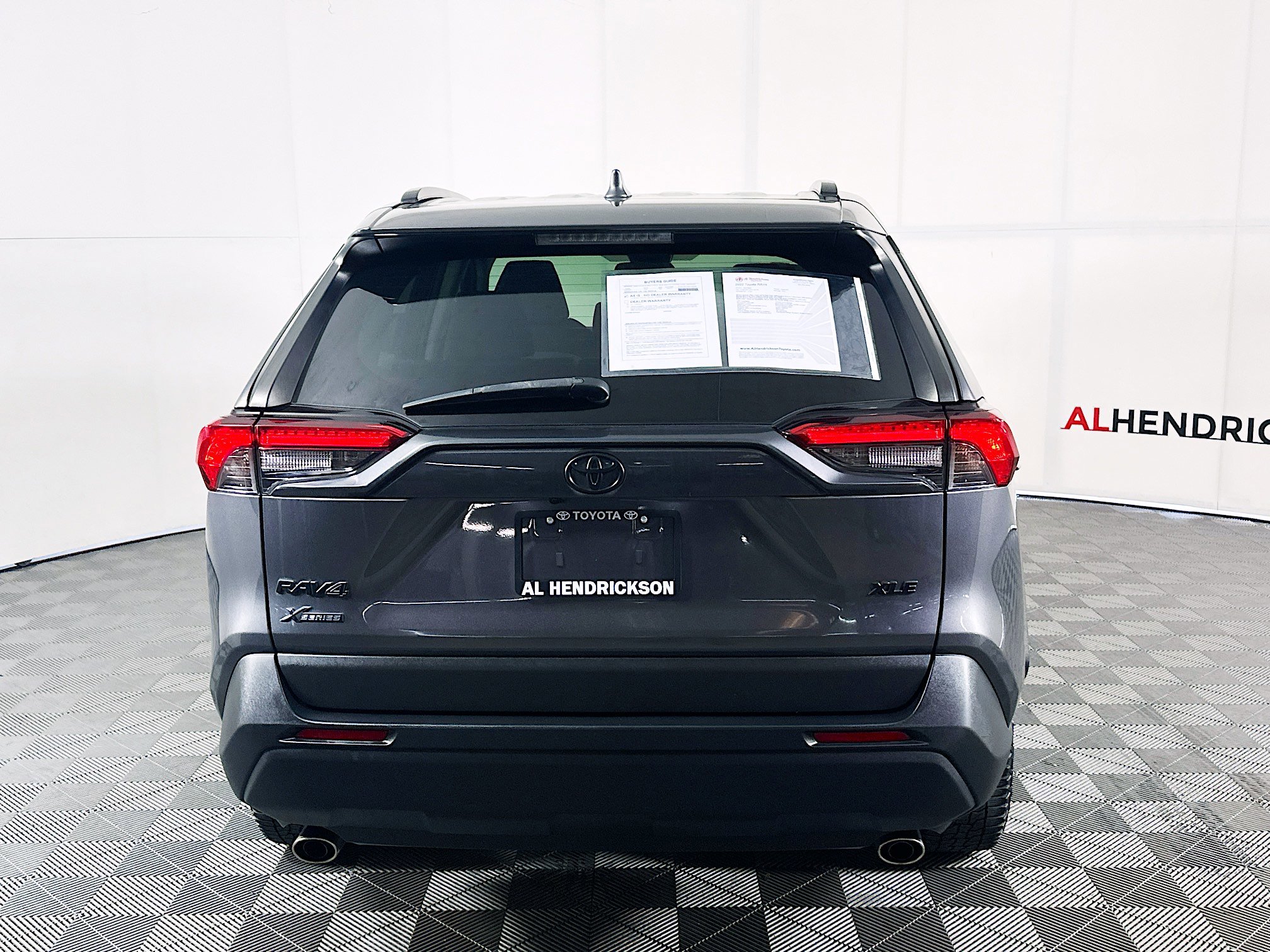 Used 2022 Toyota RAV4 XLE image 4