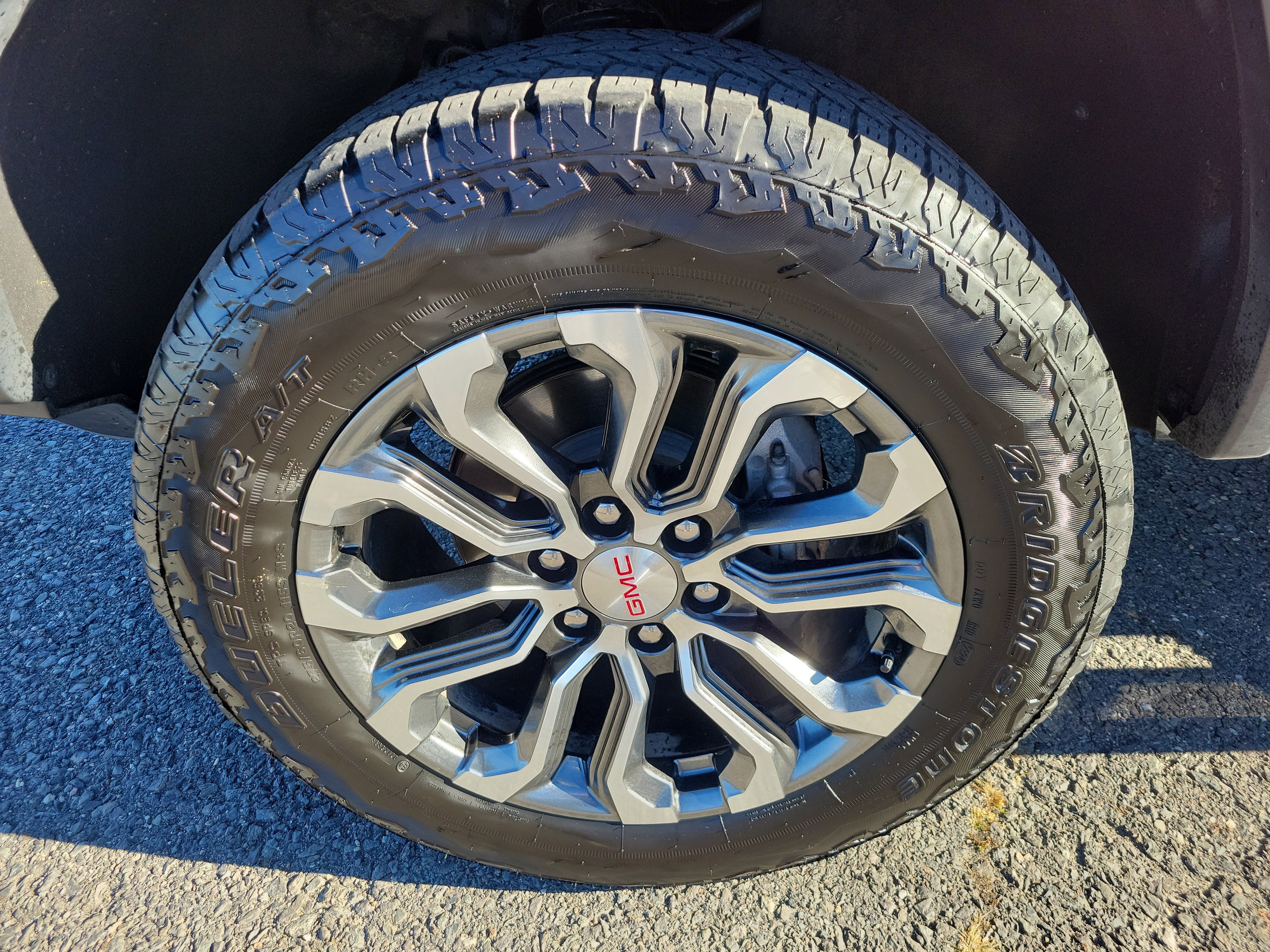 Certified 2024 GMC Canyon Denali image 12