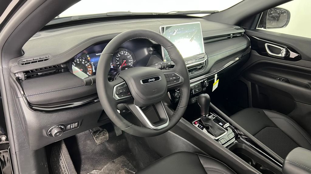 New 2026 Jeep Compass Latitude image 26