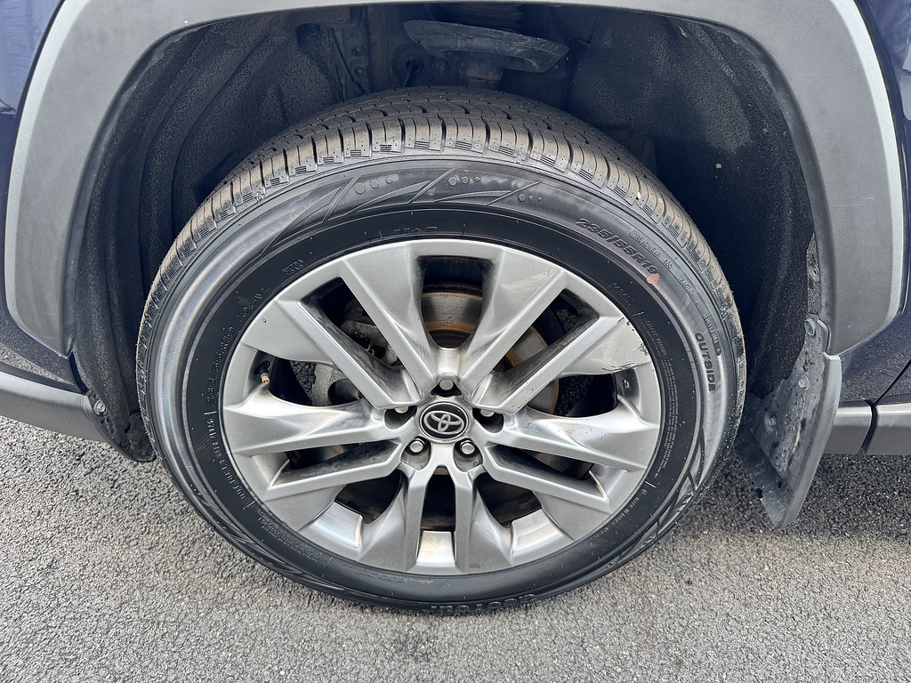 Certified 2023 Toyota RAV4 XLE Premium AWD/4WD image 25