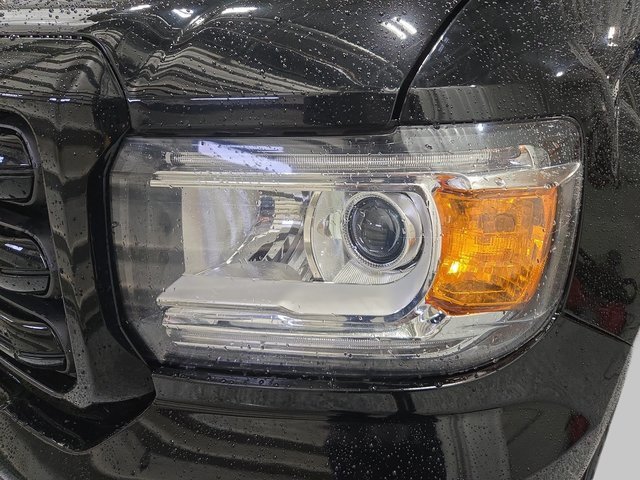 Used 2018 GMC Canyon SLE image 32