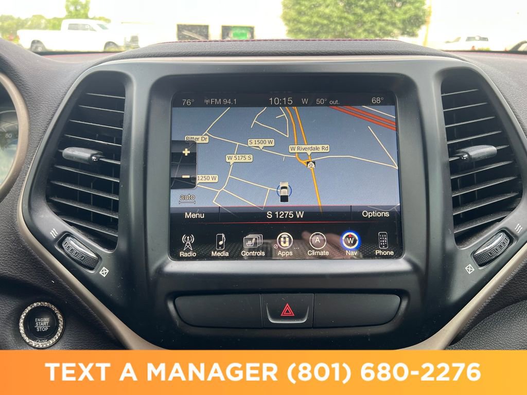 Used 2017 Jeep Cherokee Trailhawk AWD/4WD image 23