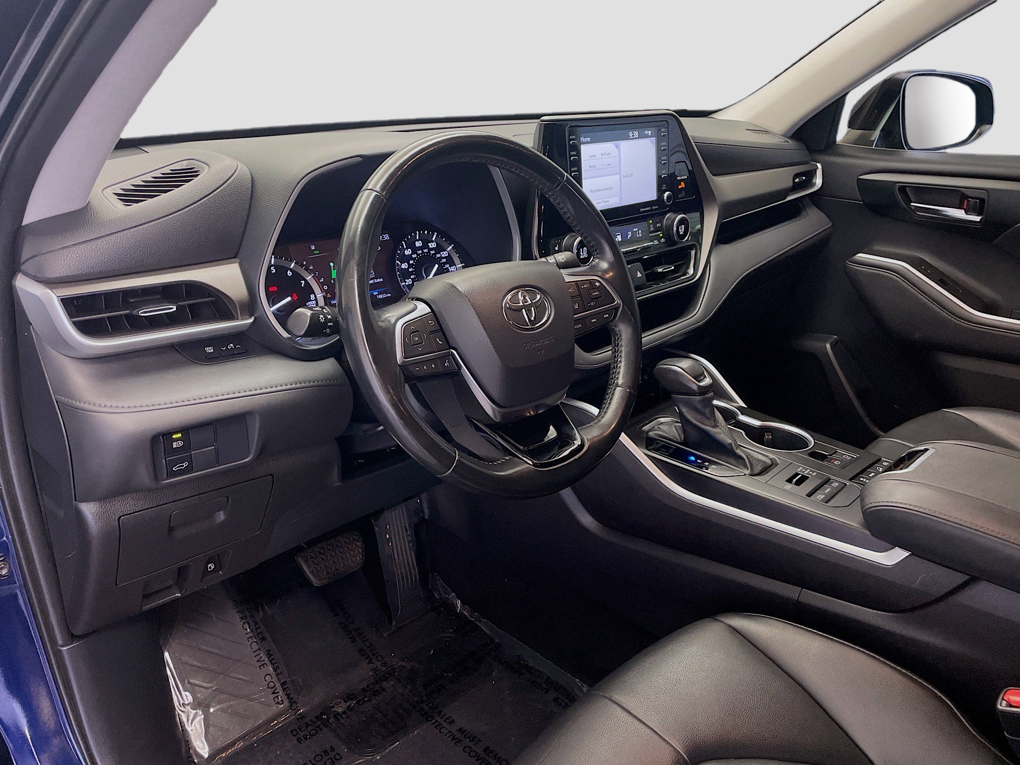 Used 2021 Toyota Highlander XLE AWD/4WD image 7