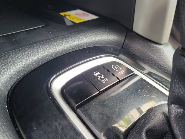 Used 2022 Toyota Corolla Cross LE w/ Moonroof Package FWD image 25