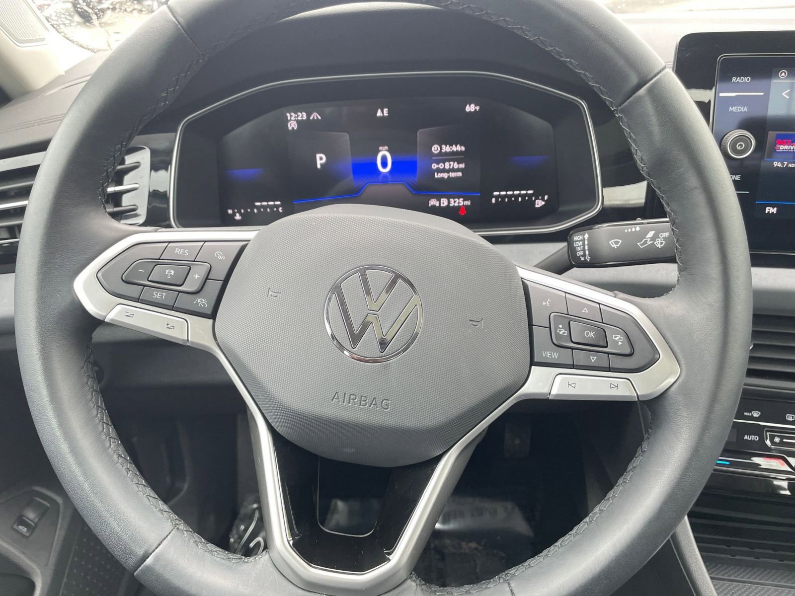 Used 2025 Volkswagen Jetta SE image 27