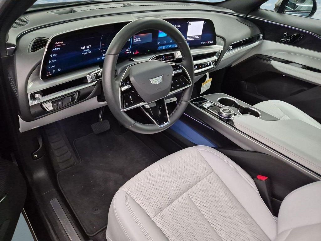 Certified 2024 Cadillac Lyriq Luxury RWD image 2