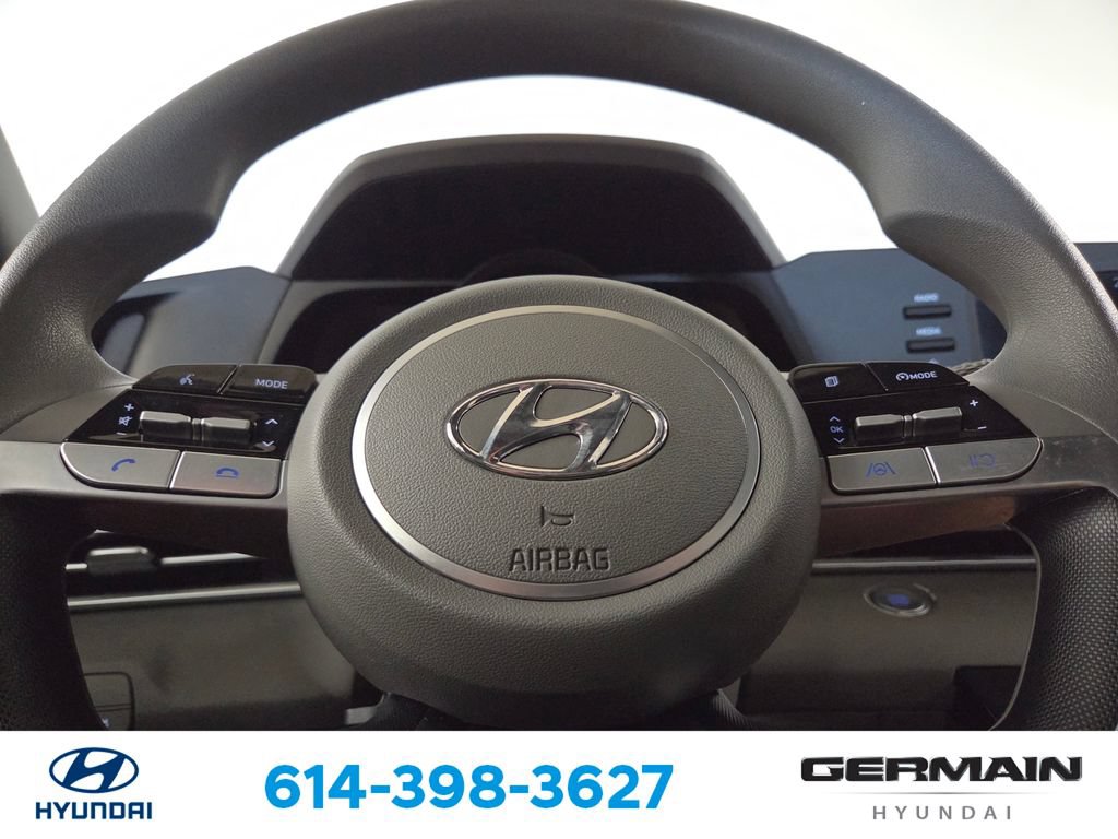 Used 2023 Hyundai Elantra SEL w/ Preferred Accessory Package FWD image 22