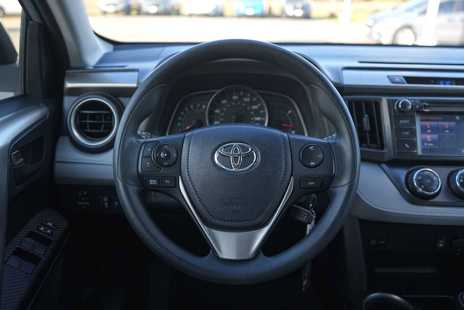 Used 2015 Toyota RAV4 LE image 16