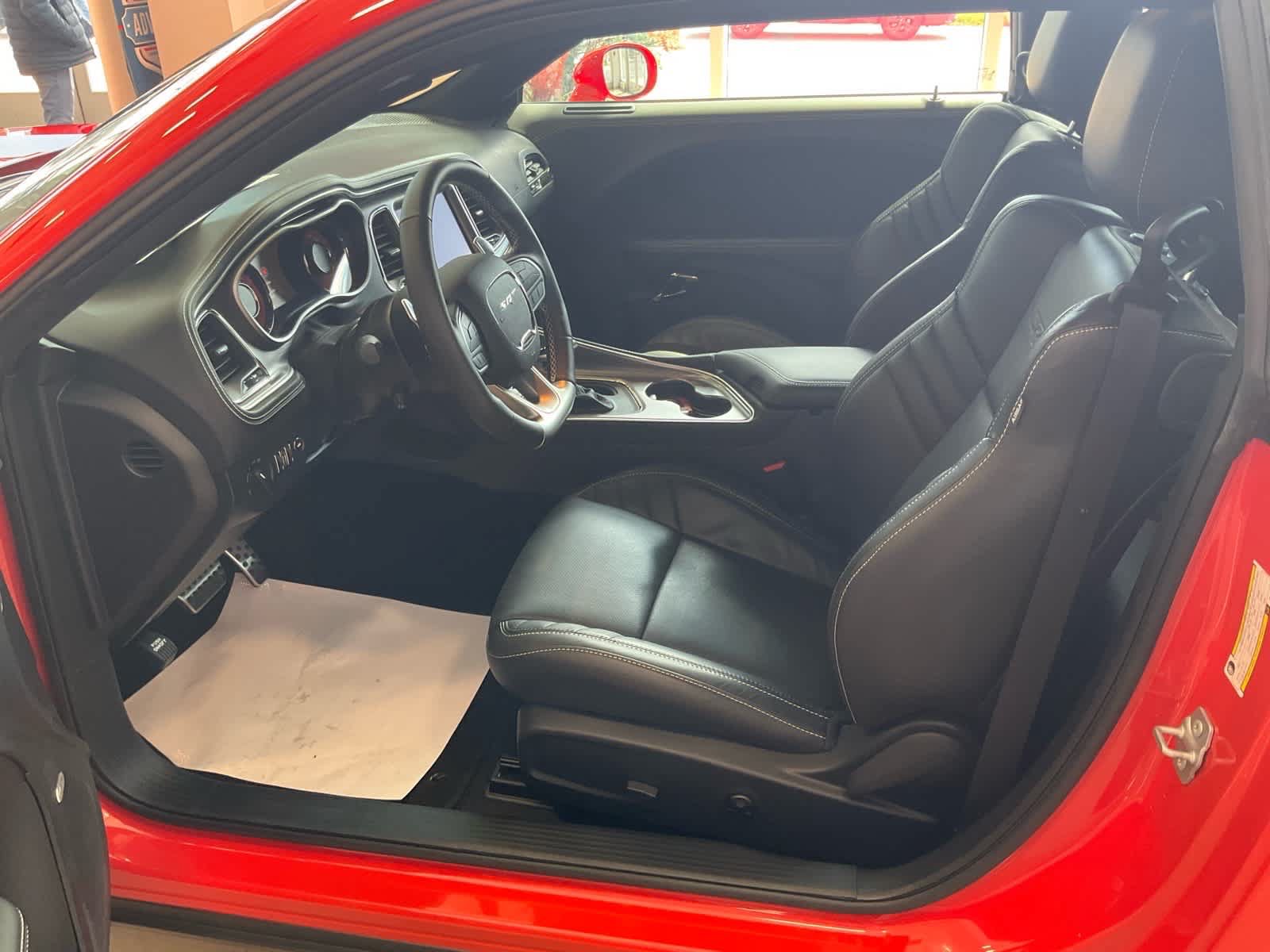 Used 2022 Dodge Challenger SRT Hellcat RWD image 6