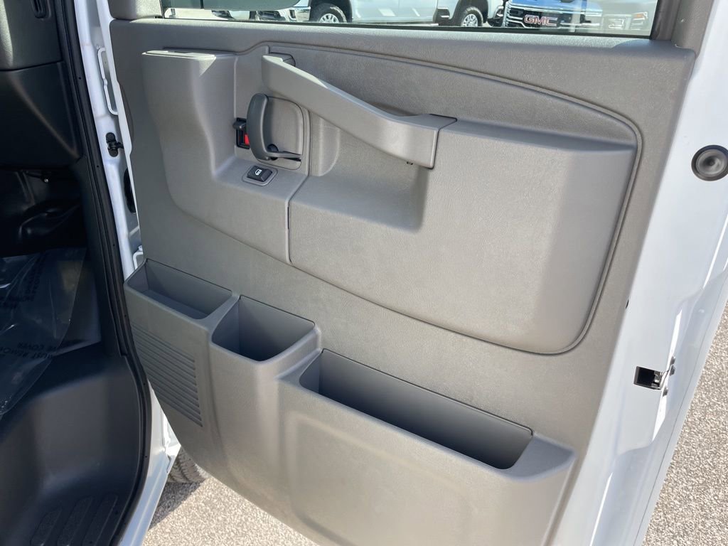 New 2025 Chevrolet Express 2500 Work Van image 23