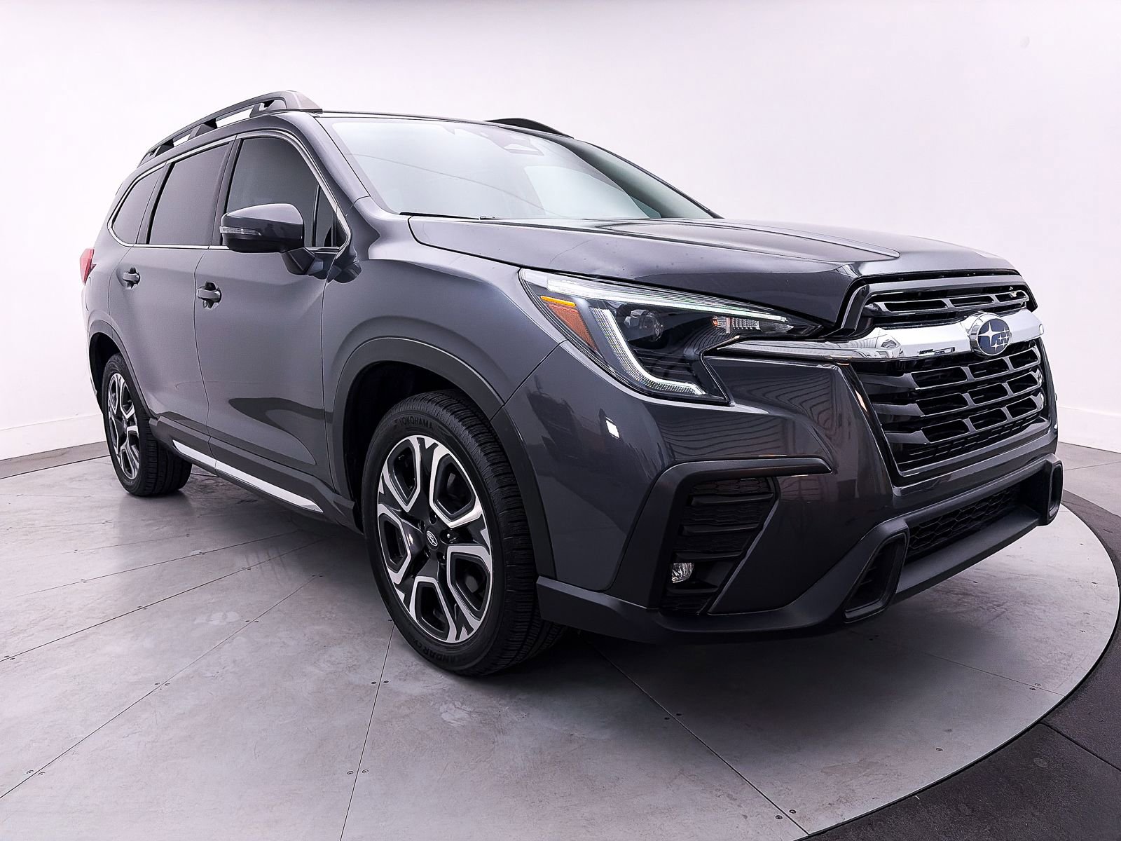 Used 2023 Subaru Ascent Limited image 9