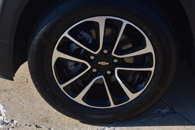 New 2026 Chevrolet TrailBlazer LT w/ Convenience Package FWD image 11