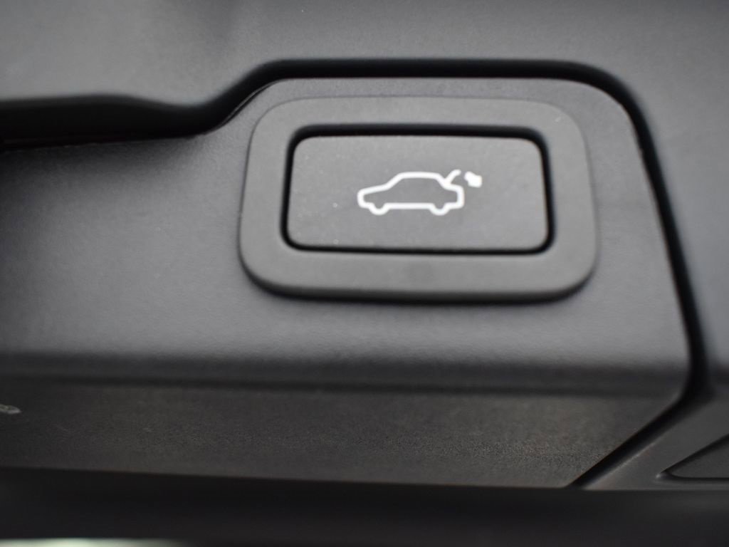 Used 2019 Land Rover Range Rover Evoque HSE Dynamic image 38