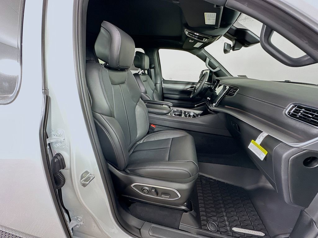 New 2026 Jeep Grand Wagoneer 4WD w/ Quick Order Packge 29V Upland image 37