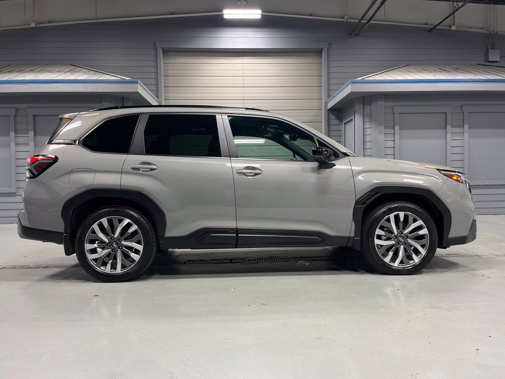 Used 2026 Subaru Forester Touring AWD/4WD image 9