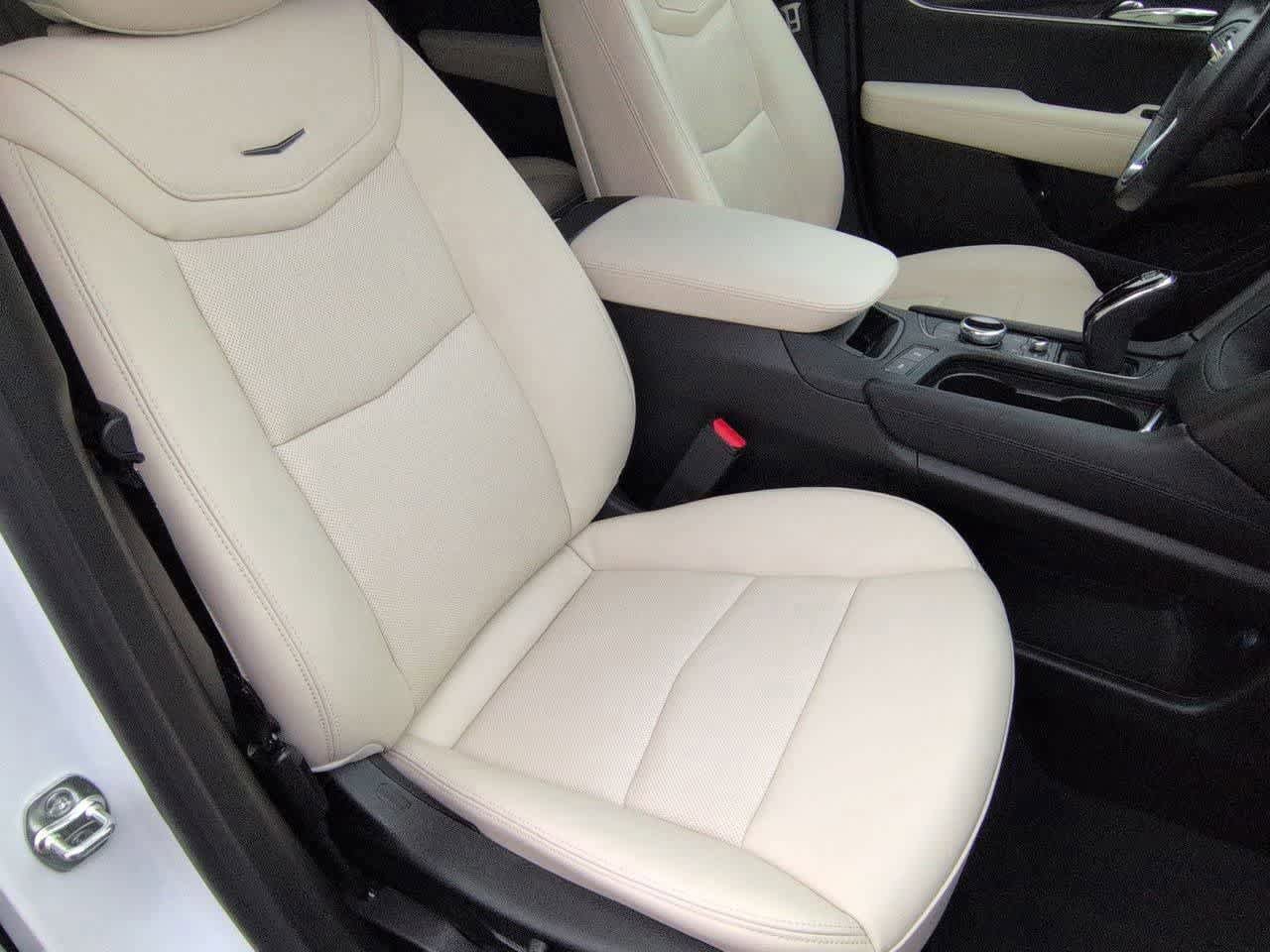 Used 2025 Cadillac XT6 Sport w/ LPO, Floor Liner Package image 23