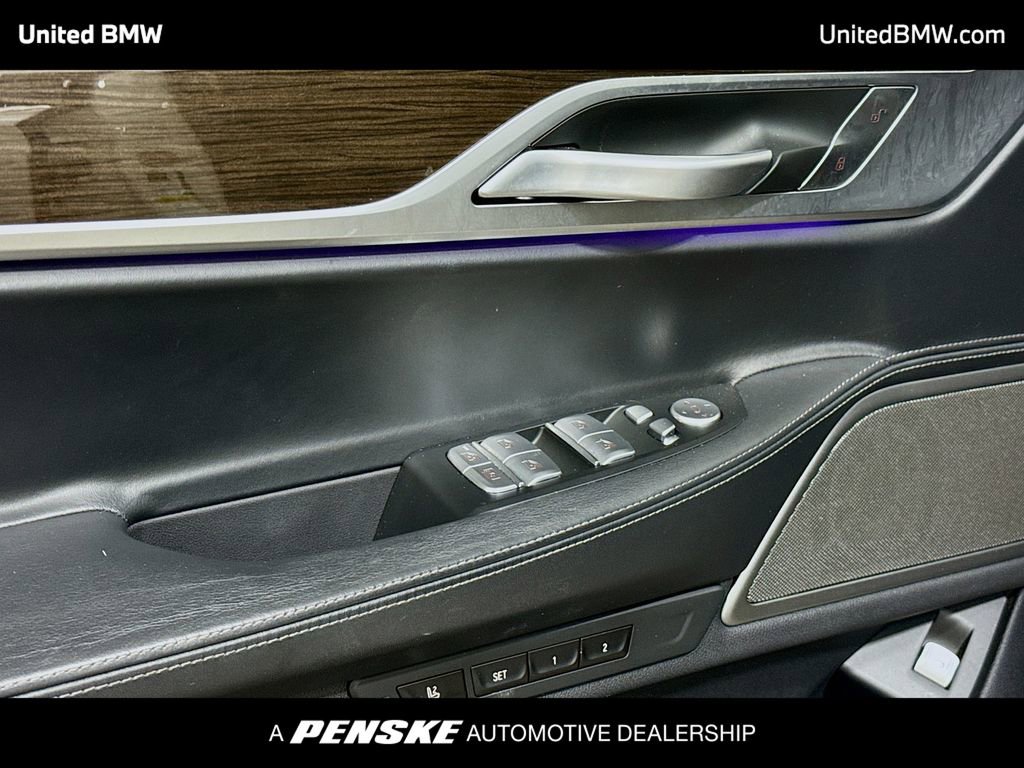 Used 2020 BMW 740i image 3