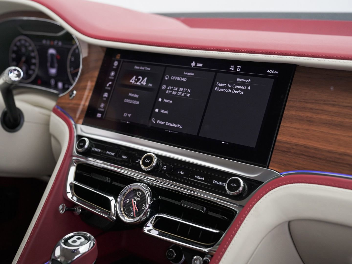 Used 2023 Bentley Flying Spur V8 image 31