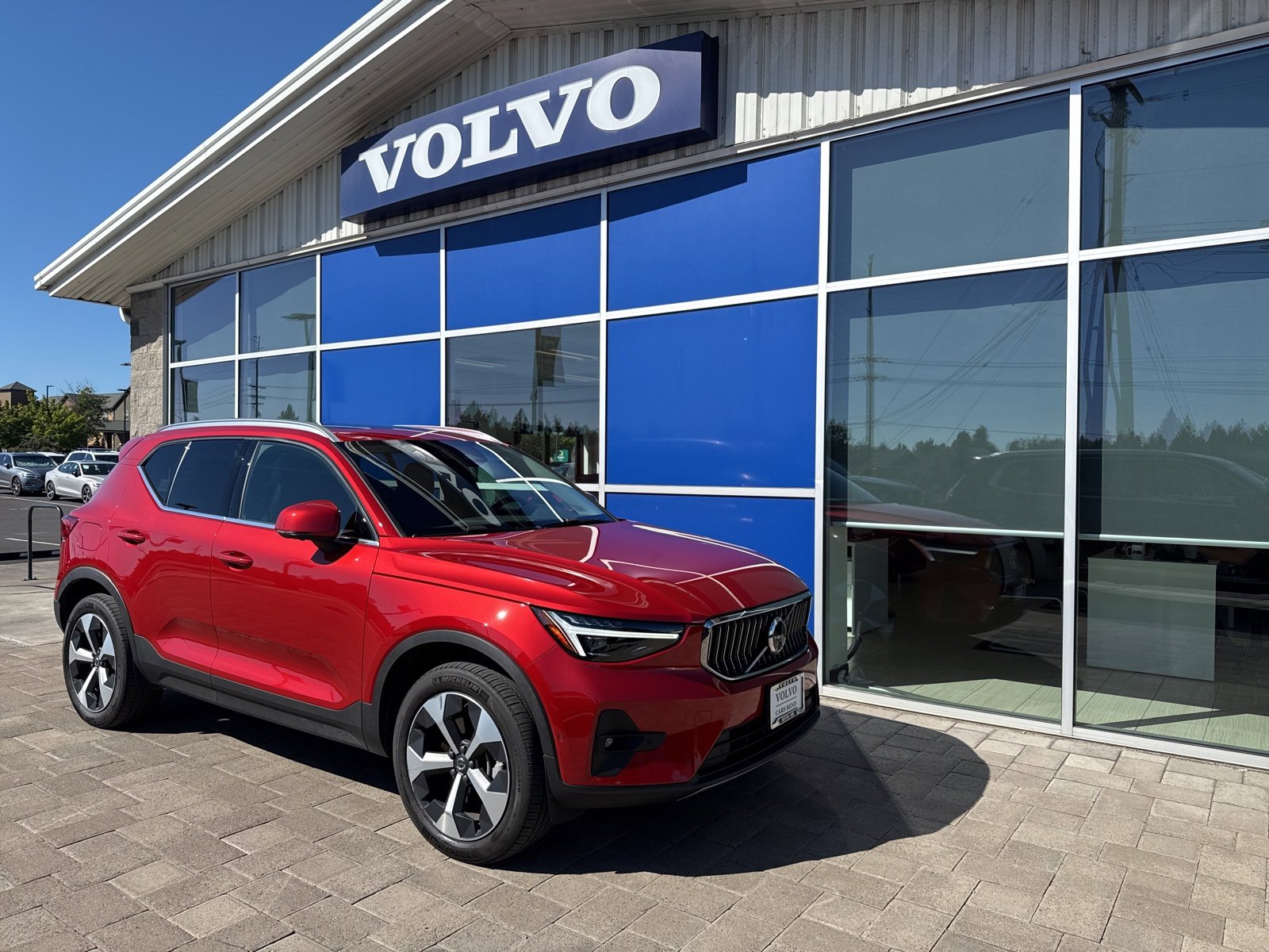 Used 2024 Volvo XC40 B5 Plus