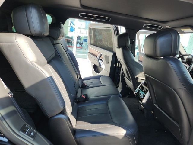 Used 2023 Land Rover Range Rover Long Wheelbase SE image 24