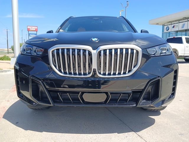 New 2026 BMW X5 xDrive40i w/ M Sport Package AWD/4WD image 2