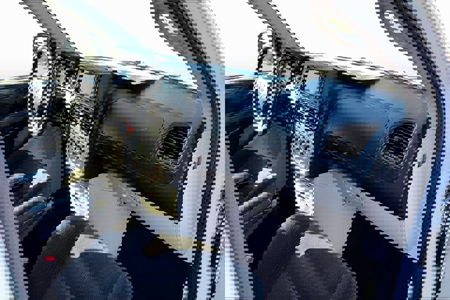 Used 2018 Dodge Grand Caravan SE w/ UConnect Hands-Free Group image 15