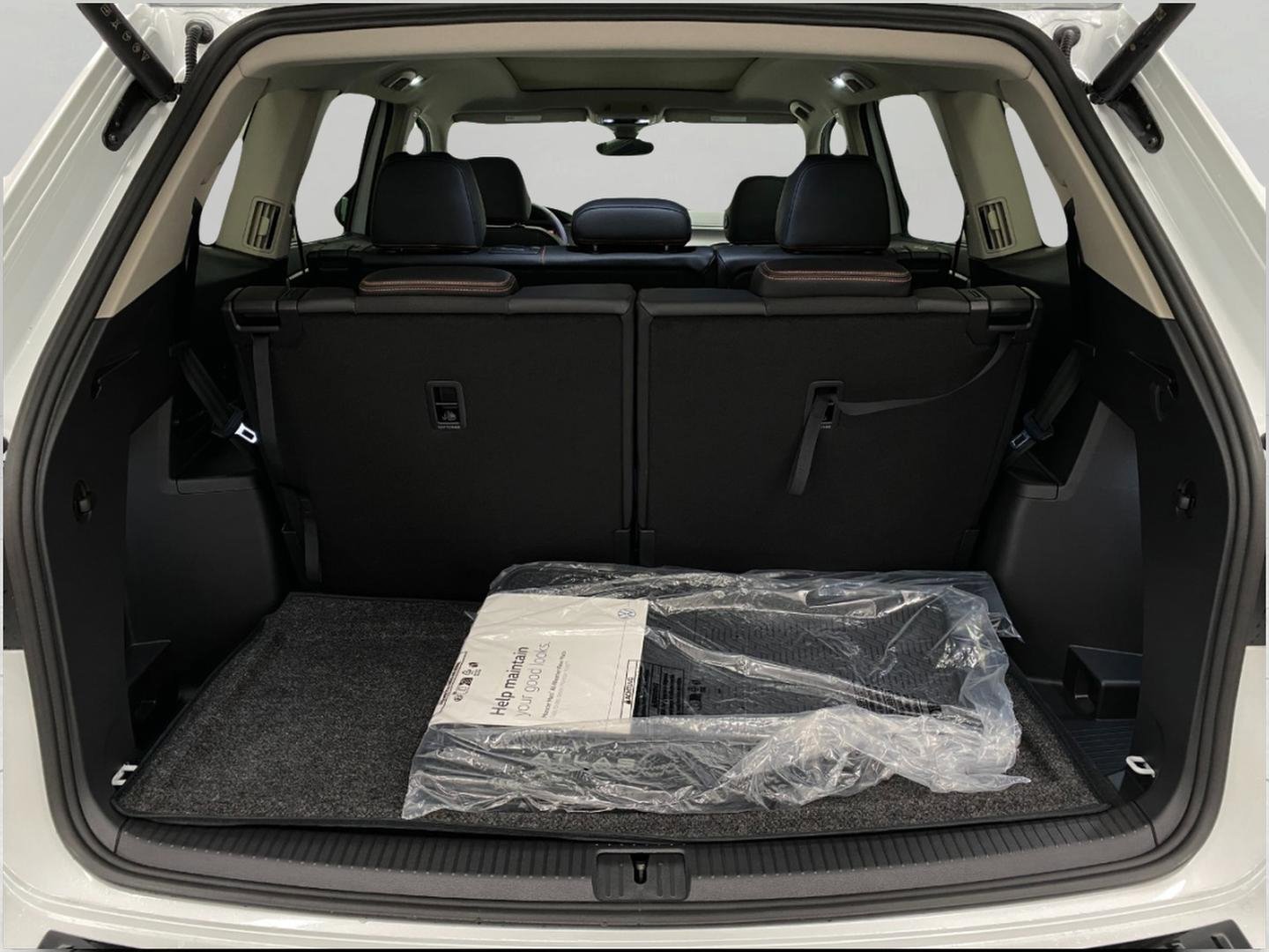 New 2026 Volkswagen Atlas Peak Edition image 6