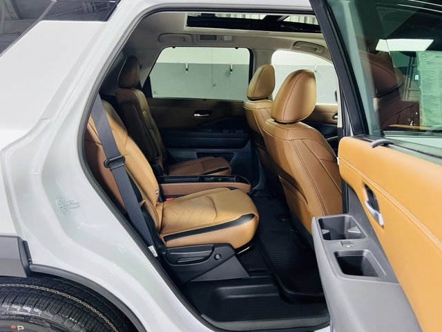 New 2025 Nissan Pathfinder Platinum image 34